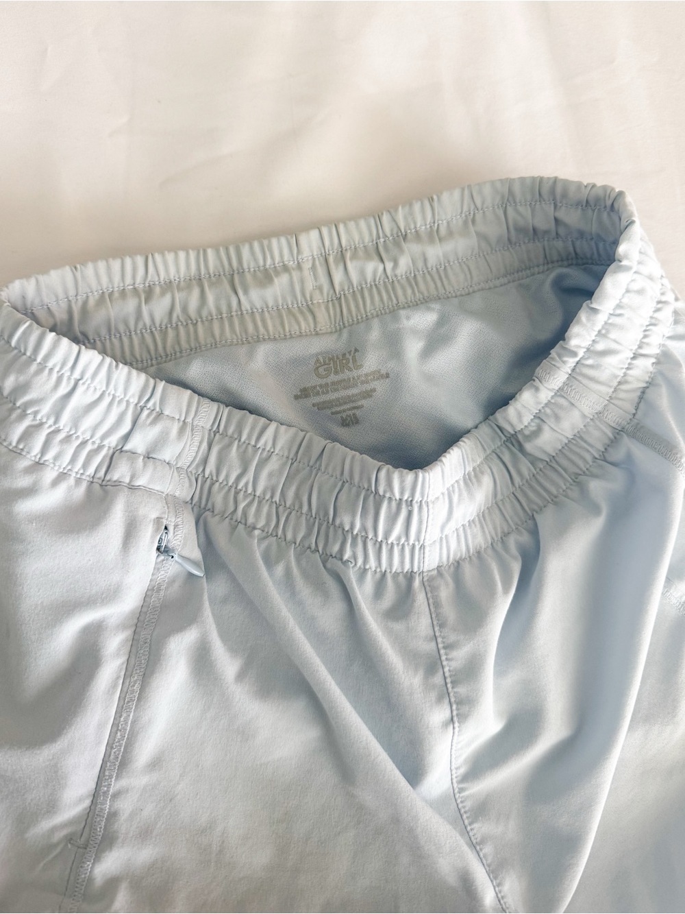 Athleta Girls Heart the Hustle 2.5” Shorts (Light Blue)